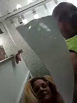 Goldenndoll's cam snapshot