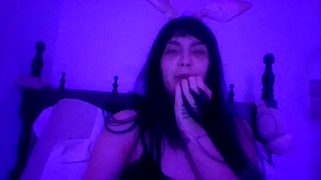 miapink33's cam snapshot