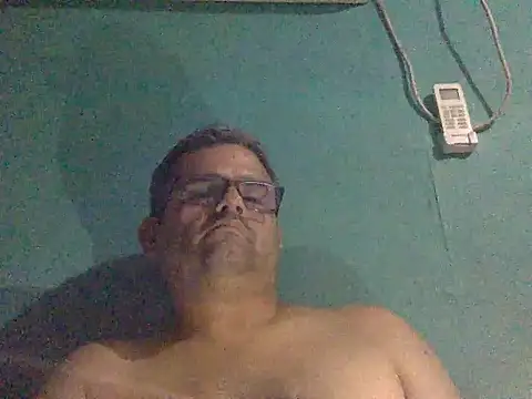 Katracho6969's cam snapshot