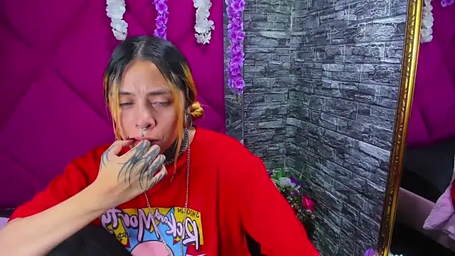 Sofii_Anal_'s cam snapshot