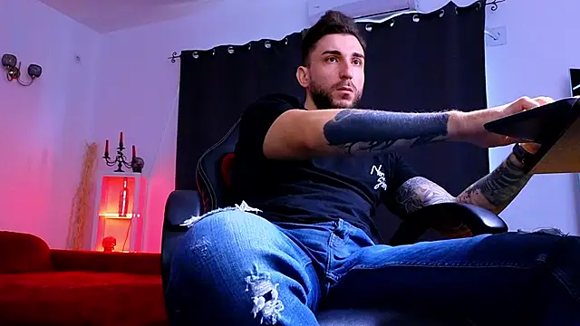 MightyAaron66's cam snapshot