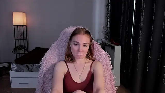 ReddHotPipper's cam snapshot