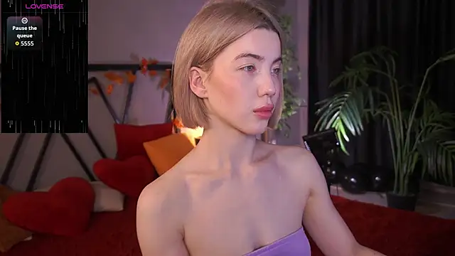 LindaThacker live sex cam