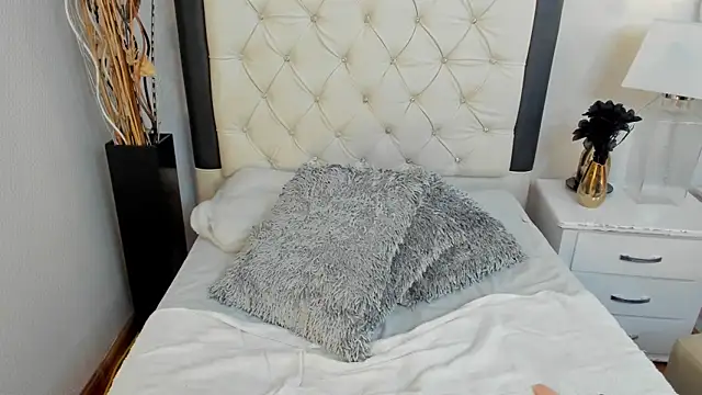 DianneVega's cam snapshot