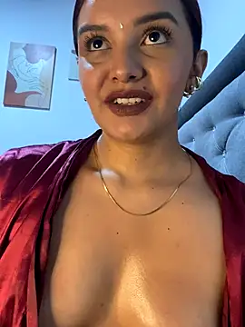 Melanyprada live sex cam