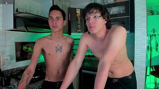 Alexmillers live sex cam