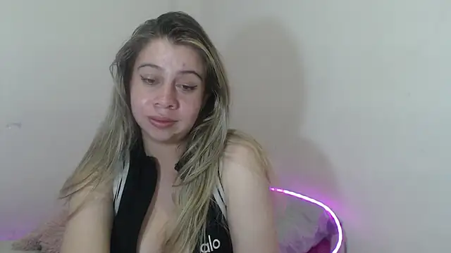 SweetSofty live sex cam