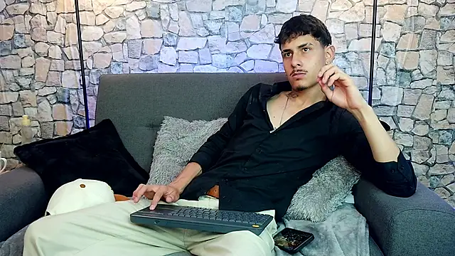 Bastiaan_28 live sex cam