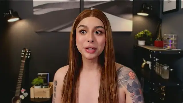 callmeLUNA live sex cam