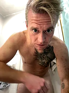 DILFiGuess1 live sex cam