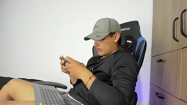 dorman_boy's cam snapshot