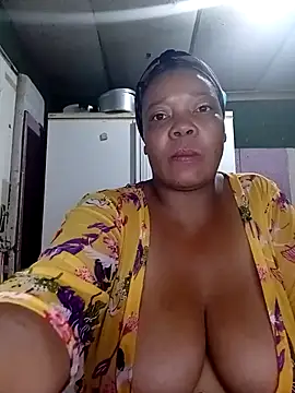 boobsqueenxo live sex cam