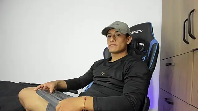 dorman_boy's cam snapshot