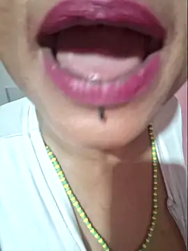 gatadeojosclaros live sex cam