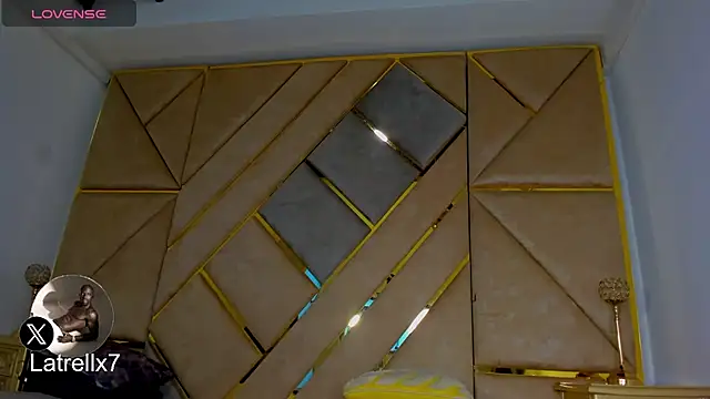 Latrellx7's cam snapshot