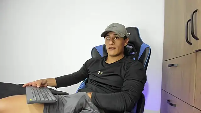 dorman_boy's cam snapshot