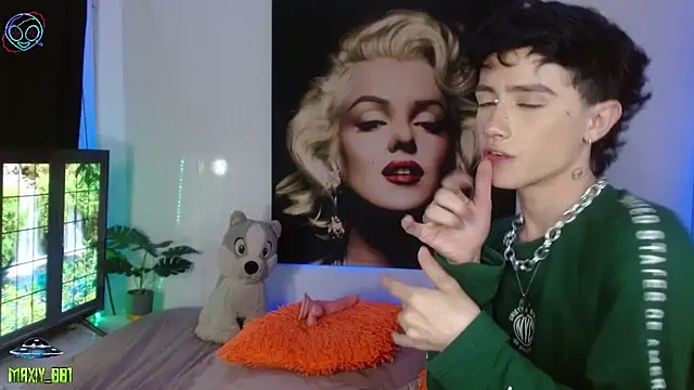 maxiy_001 live sex cam