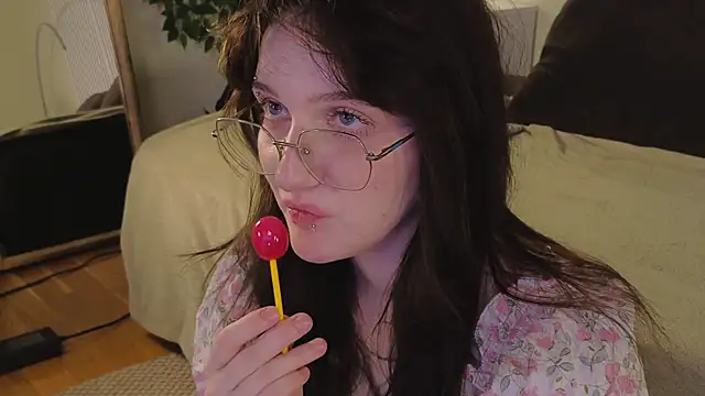 ELLIEJAY's cam snapshot