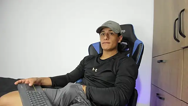 dorman_boy's cam snapshot