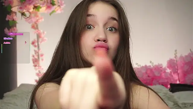 AmiLewis live sex cam