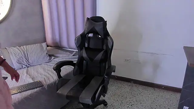 brianna-03's cam snapshot