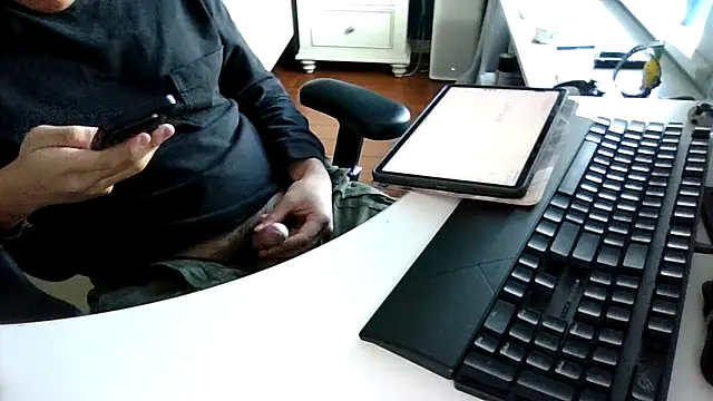 big-pig live sex cam