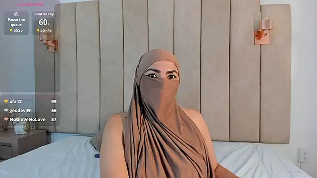 _naylaa_'s cam snapshot