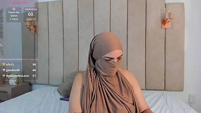 _naylaa_'s cam snapshot