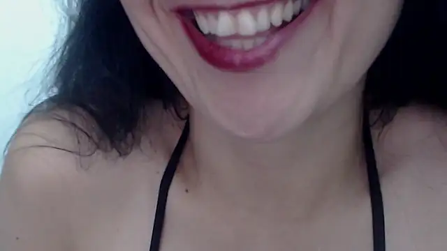 Aileendarkhot's cam snapshot