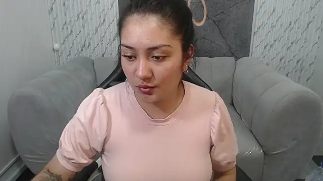 Ivony18_b's cam snapshot