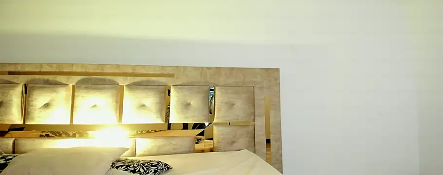 Ari_sunshine_ live sex cam