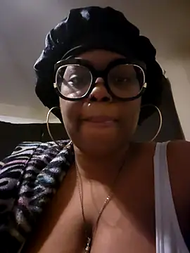 ThickkMadamm live sex cam