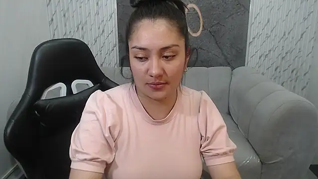 Ivony18_b's cam snapshot