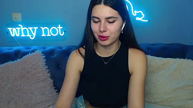 ViollinaLove's cam snapshot