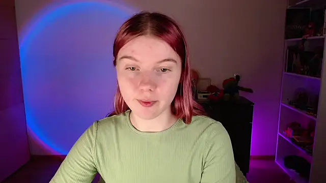 Strawberry_juli's cam snapshot