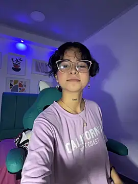 _vaiolet_owo's cam snapshot