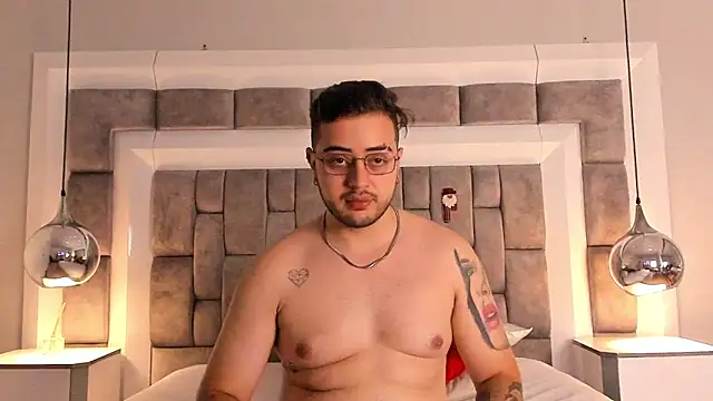 Ethan_Greys's cam snapshot