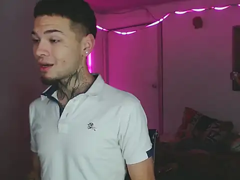 MarceloMilk live sex cam
