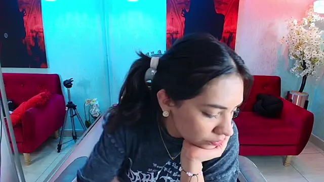 Rousse_land's cam snapshot