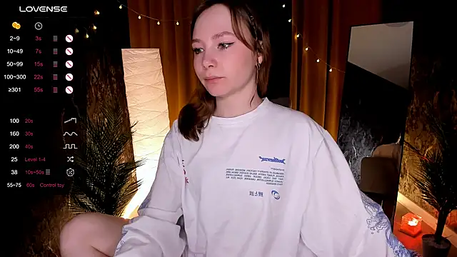 LanaBlu_'s cam snapshot