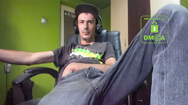 BigCumShoot live sex cam