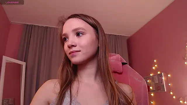 Adria_Arjona's cam snapshot