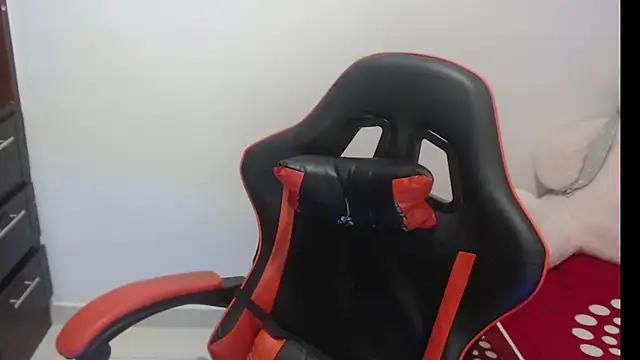 emily_sexxx's cam snapshot