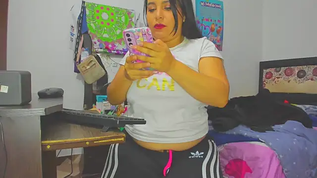 yournaughtyandsexyprinces's cam snapshot