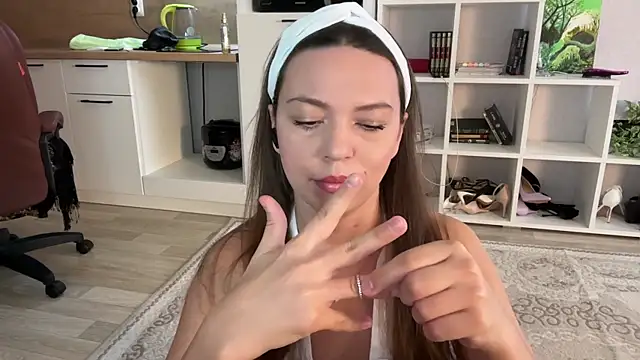 Victoria1Love's cam snapshot