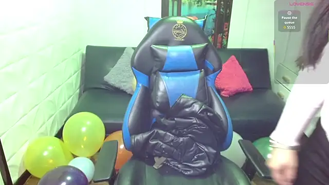 gigi_gilt_'s cam snapshot