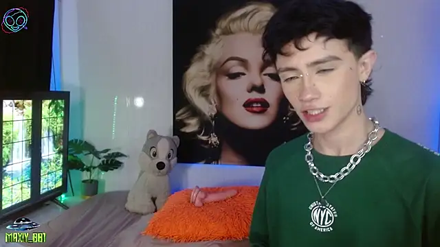 maxiy_001 live sex cam