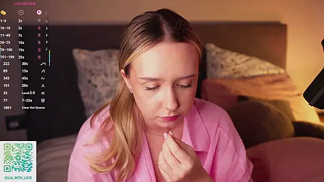 HollisBeckett live sex cam