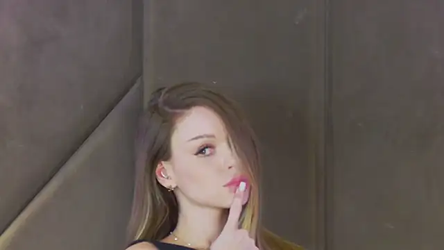 MarilynNova's cam snapshot