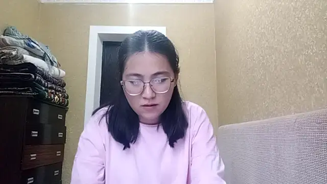 LinneaHyles's cam snapshot